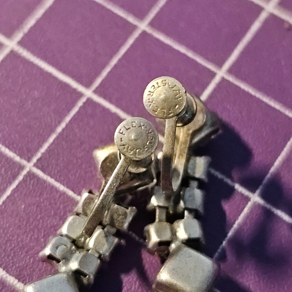 Vintage crystal screw back earrings (stamped) - Picture 3 of 4